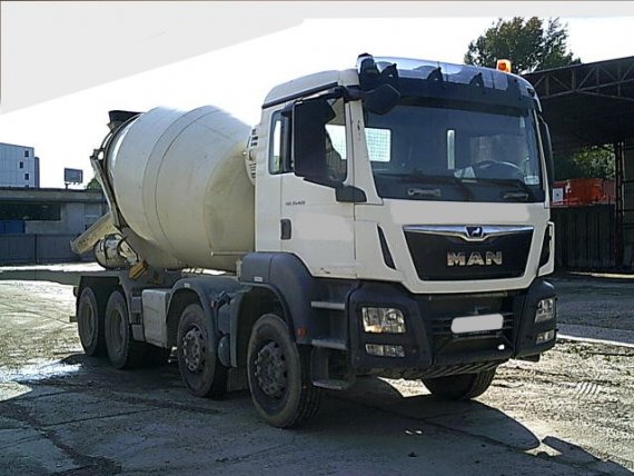 MAN TGX 3242 8X4 BETONMIXER SCHWING-STETTER 9m3, poškoděný motor